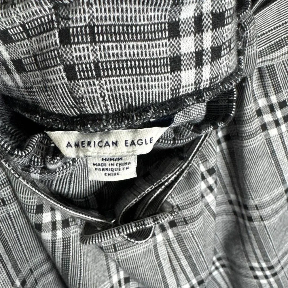 American Eagle Plaid shorts with belt